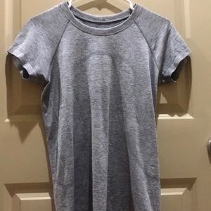 Lululemon swiftly tech SS 2.0 barley worn size 8 color grey